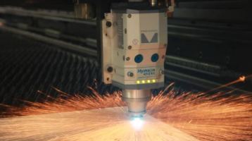 Cortadora láser de fibra para metal: maximice la productividad y la precisión